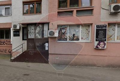 DE VANZARE Spa?iu comercial de 60mp in zona Teiul Doamn... - 4