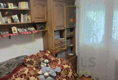 Apartament cu 4 camere semidecomandat, mobilat în Circumvalațiunii - 7