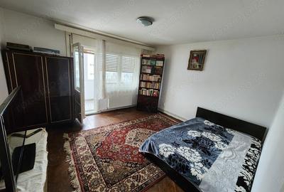 Apartament cu 3 camere decomandat în Bălcescu