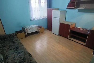 Garsonieră decomandată în Lipovei