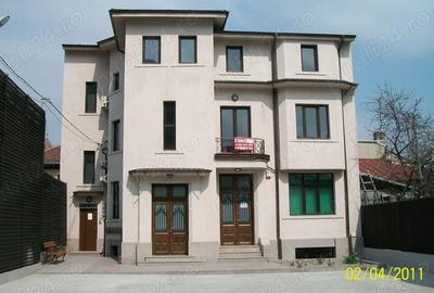 Ploiesti, central str. Gh.Doja 147 - Liceul Caragiale, Etaj 1, 5 camere, 140 mp construiti.
