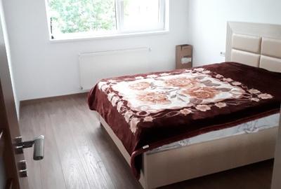 Apartament cu 2 camere decomandat în Tractorul - 2