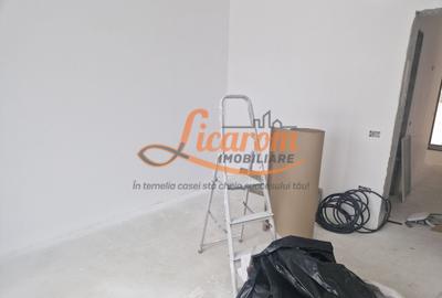 Casă individuală cu 4 camere cu Canalizare în Cristian - 9