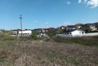 Teren de 1374 mp, în Central - 3