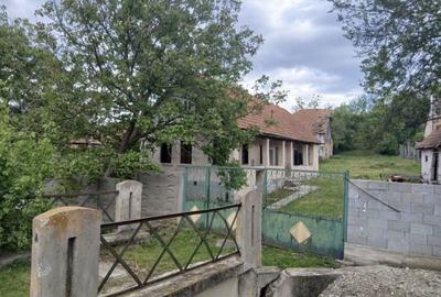 Casă cu 3 camere în Berghin