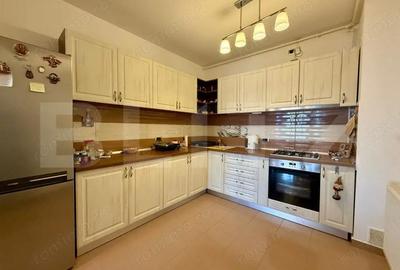 Apartament cu 2 camere decomandat în Tractorul - 8