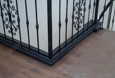 Casă cu 4 camere cu Teren 400 Mp în Central - 1