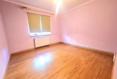 Apartament cu 3 camere decomandat în Dorobanți