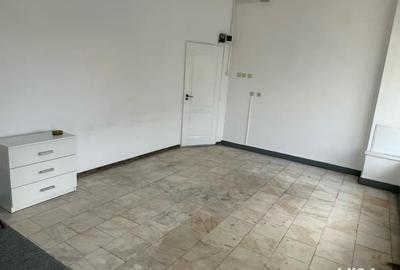 Spațiu comercial, de 30 mp, în Central - 3