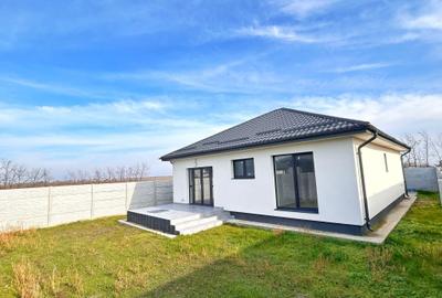 De vânzare casă pe parter – 3 camere, 2 bai,  teren 376 mp - 2