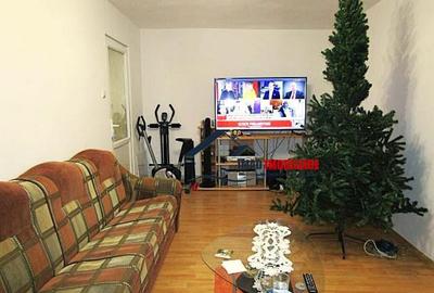 Apartament cu 3 camere decomandat în Micro 12 - 8