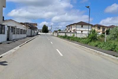 Teren de 445 mp, în Ovidiu