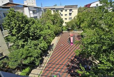 Apartament cu 2 camere decomandat în Mircea cel Bătrân - 11