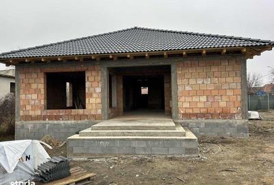 Casă cu 3 camere cu Teren 146 Mp în Ernei - 1