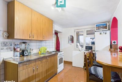 Casă cu 4 camere cu Teren 2812 Mp în Olari - 1