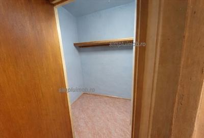 Garsonieră decomandată, mobilată în Titan - 4