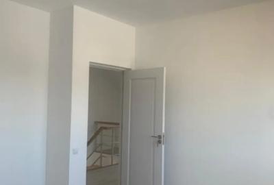 Casă cu 5 camere cu Teren 395 Mp în Malu Mare - 15