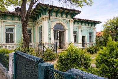 Casă istorică de vânzare la 100 m de mare – Mangalia | Zonă premium - 4