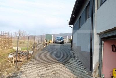 Casa la 6 km de Bistrita cu 25 ari de pamant - 6