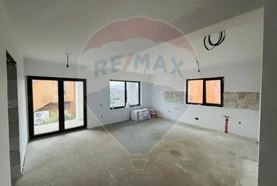 Casa / Vila cu 4 camere de vanzare - 3