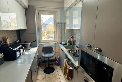 Apartament cu 3 camere semidecomandat în Craiovița Nouă - 3