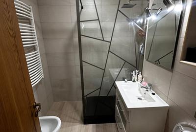 Apartament cu 3 camere decomandat, zona Nicolina - 8