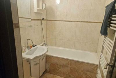 Apartament cu 3 camere semidecomandat în Central - 5