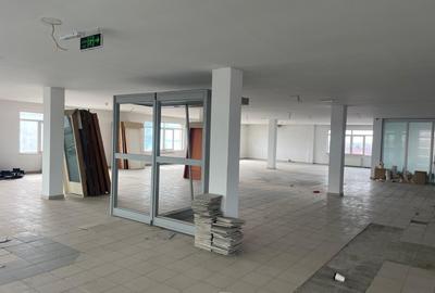Cladire de birouri si spatii comerciale P+4E, stradal la DN1 - 14
