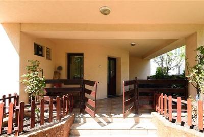 FILM! Vila impozanta,pretabila pe segmentul comercial/ servicii,Tractorul,Brasov FILM! Vila impozanta,pretabila pe segmentul comercial/ servicii,Tractorul,Brasov - 4