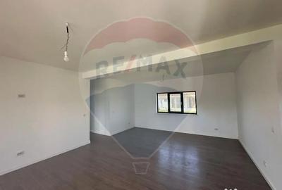 Casă cu 4 camere cu Teren 718 Mp în Lăpuș - 6