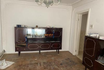 Apartament 3 camere , zona Primaria Focsani , decomandat , c - 1