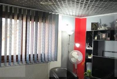 Casa,6 camere ,curte comuna in zona buna - 15