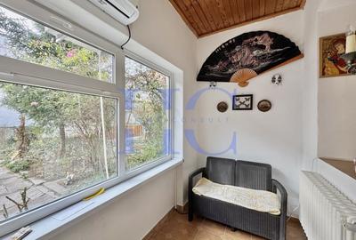 Casă individuală cu 8 camere cu Canalizare în Central - 8