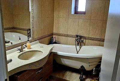 Apartament cu 3 camere decomandat în Central - 1