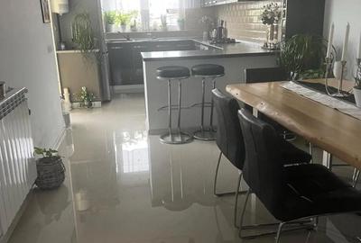 Casă cu Teren 700 Mp în Central - 2