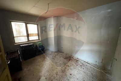 Casă cu 6 camere cu Teren 1263 Mp în Dărmănești - 35