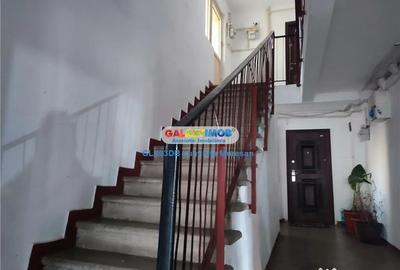 Apartament cu 2 camere decomandat în Micro 3 - 1