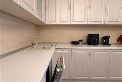 Apartament cu 3 camere decomandat, mobilat în Tractorul - 2