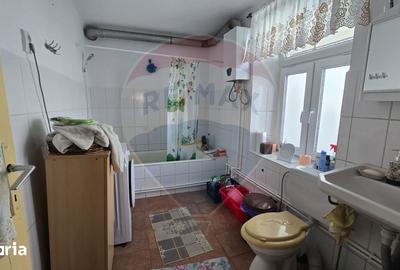 Casă cu 3 camere cu Teren 847 Mp în Central - 12