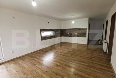 Apartament cu 3 camere decomandat în Sud