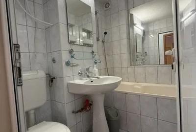 Apartament cu 4 camere semidecomandat, mobilat în Circumvalațiunii