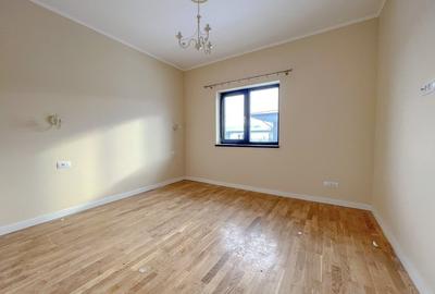 Duplex cu 3 camere cu Canalizare în Cristian - 6