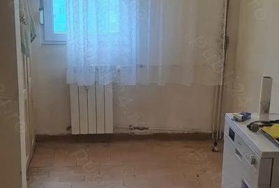 Apartament de vanzare - 4 camere - 3