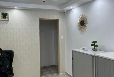 De vânzare - Spațiu comercial 56 mp - Intrare din stradă + casa scarii - 10