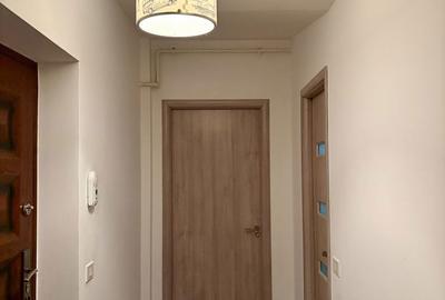 Apartament cu 2 camere decomandat, mobilat în Central
