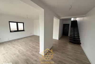 Casă cu 4 camere cu Teren 300 Mp în Central