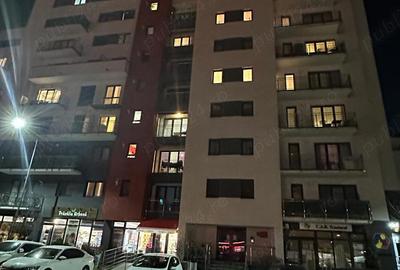 Proprietar inchiriez apart. 3 camere zona Coresi