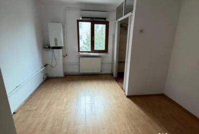 Apartament cu 3 camere decomandat în 1 Mai - 6