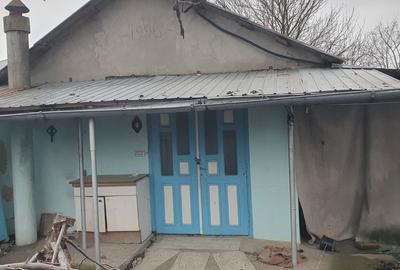 Casă cu 2 camere cu Teren 450 Mp în Chiscani