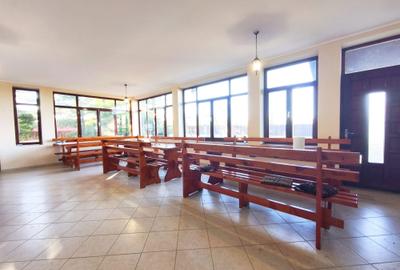 Casă cu 4 camere cu Teren 5000 Mp în Central